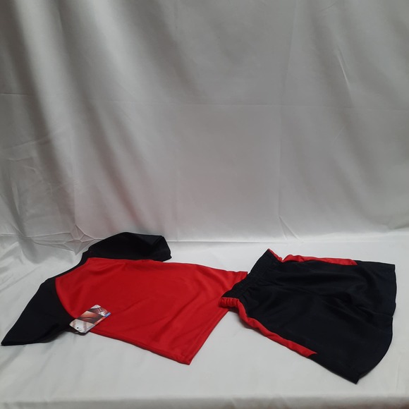 NWT Crunch Time Future Draft Pick Graphic Red Black 2 piece short set Size 2T - Picture 2 of 4